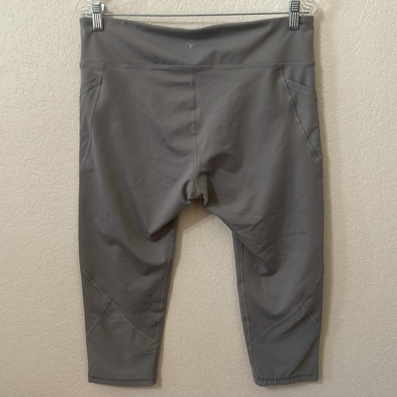 EUC Old Navy Go Active Cropped Leggings XL - Picture 3 of 5